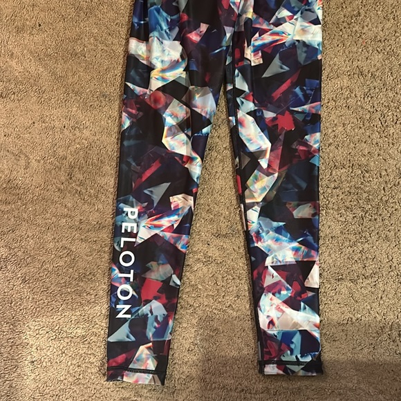 Peloton Movement Reversible Workout Leggings - Picture 4 of 8